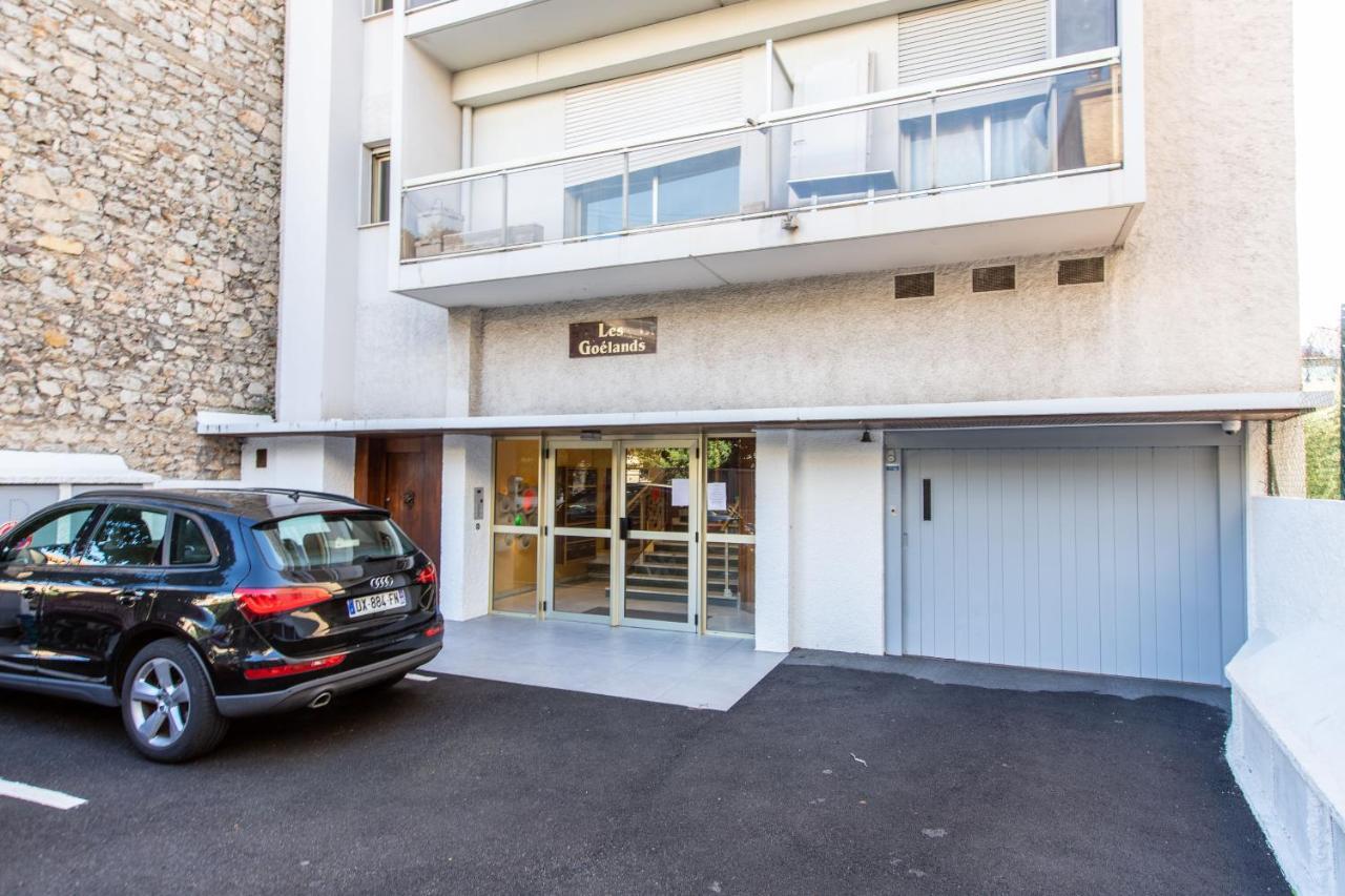 Lb Vacation Rentals I Admire Panoramic Ocean Views Through Walls Of Windows Кан Екстериор снимка